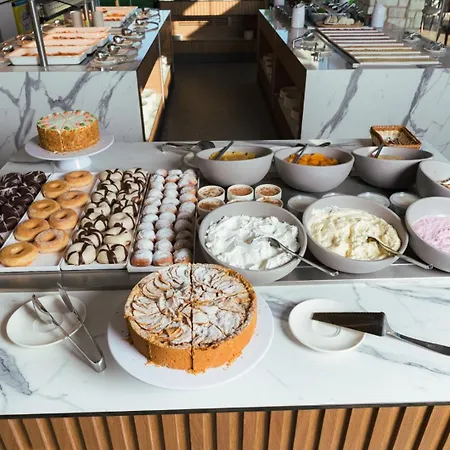 Anna Island Szálloda Pefkohóri